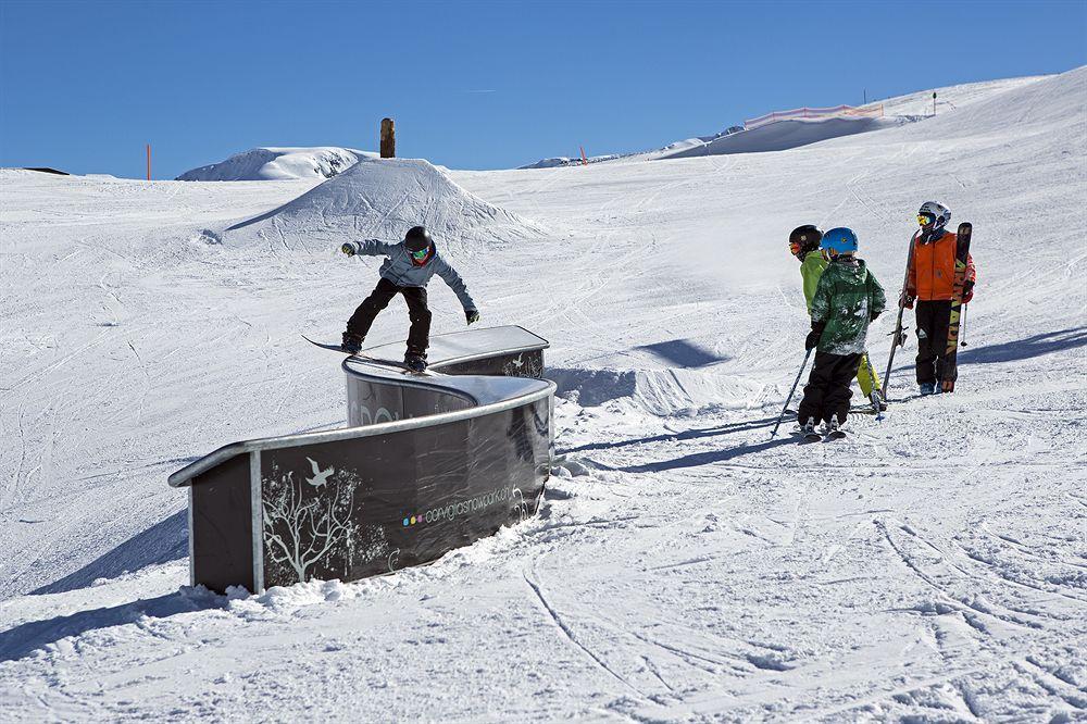 Lodge In One - / Swiss *