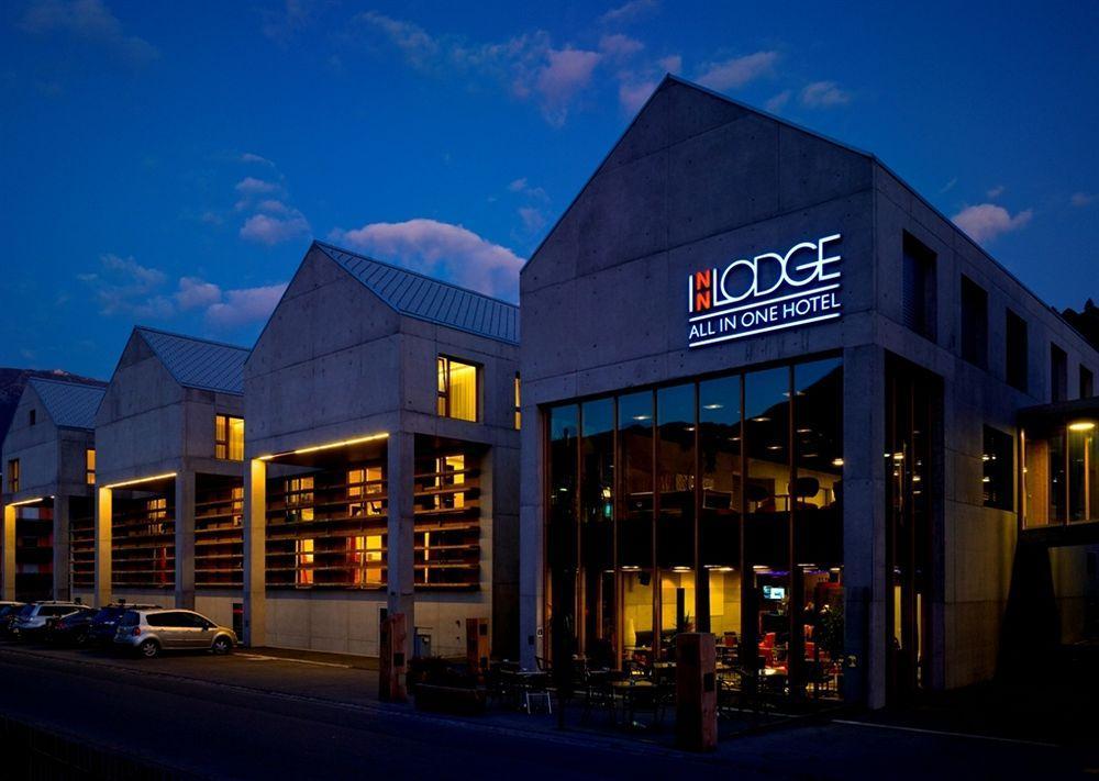 In One - / Swiss Lodge *