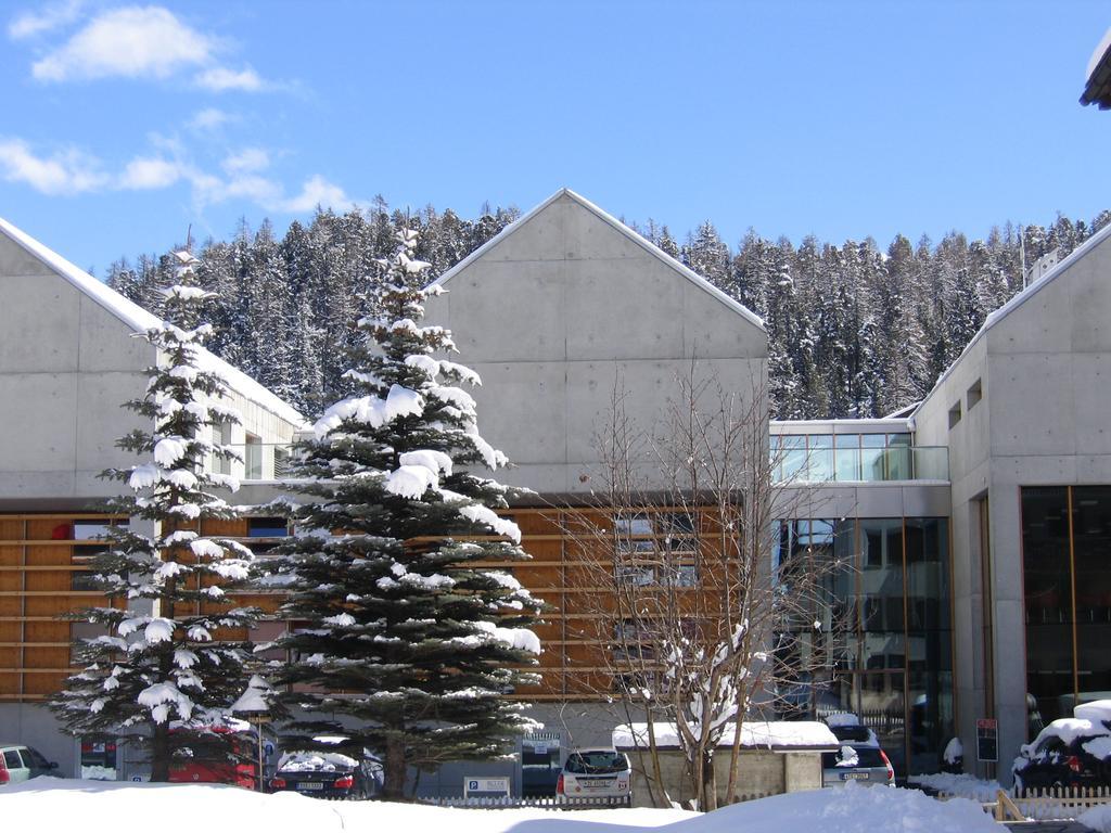 In One - / Swiss Lodge